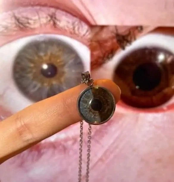 Double Iris pendant
